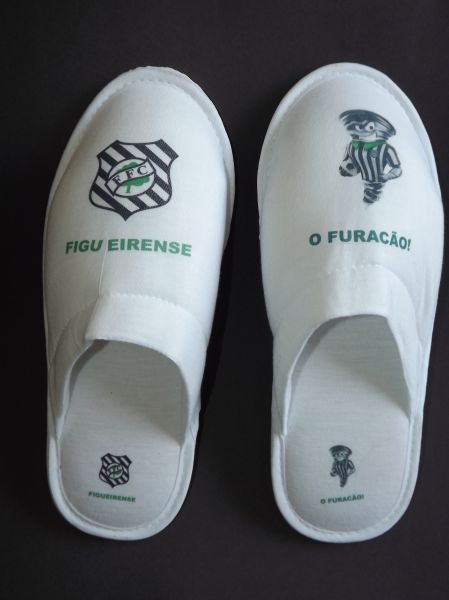 Pantufa branca GG modelo Figuerense